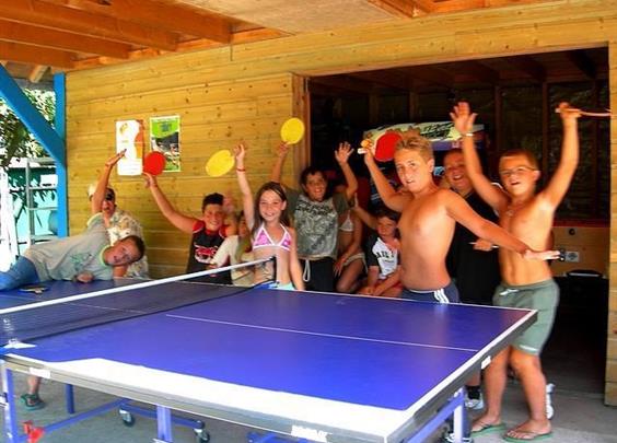 tournoi de ping pong pour les enfants au camping à bénodet  - Camping du Trez | Benodet, Finistère